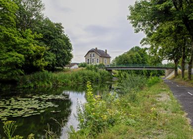 Voie verte Sud Ardennes : à Rilly-sur-Aisne, le long du Canal de Vouziers